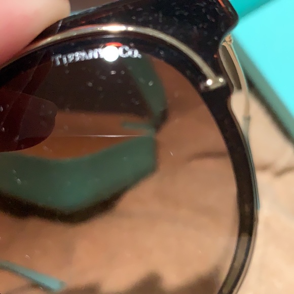 Super stylish Tiffany & Co Sunglasses πΆ - Picture 6 of 9